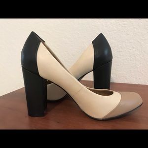 Banana Republic Pumps
